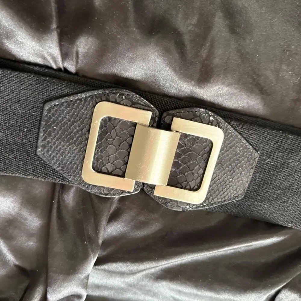 Black waist belt snake print
